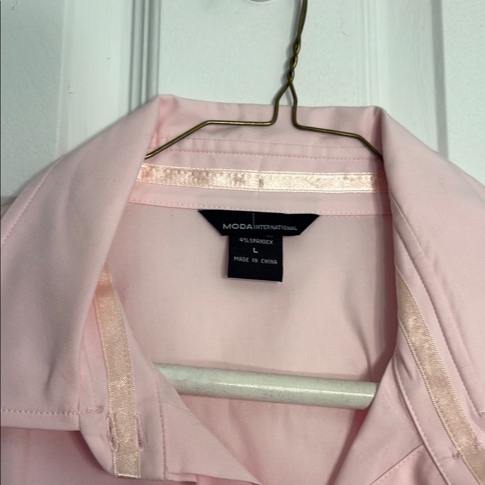 Moda Pink Button-Up Shirt - Picture 3 of 3
